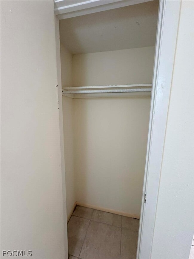 Building Photo - 2915 Winkler Ave