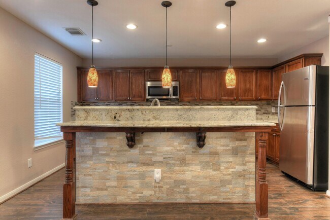 Building Photo - 18203 Fair Grange Ln