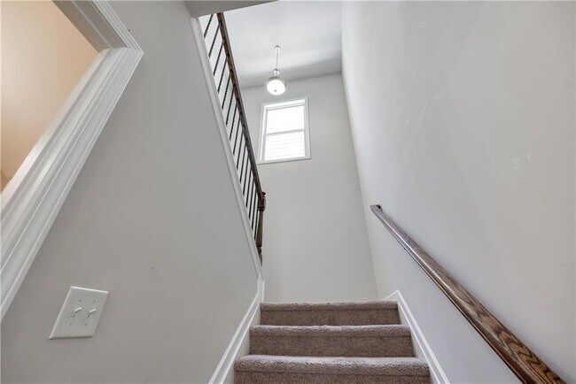 Building Photo - 5216 Apple Grove Rd NE