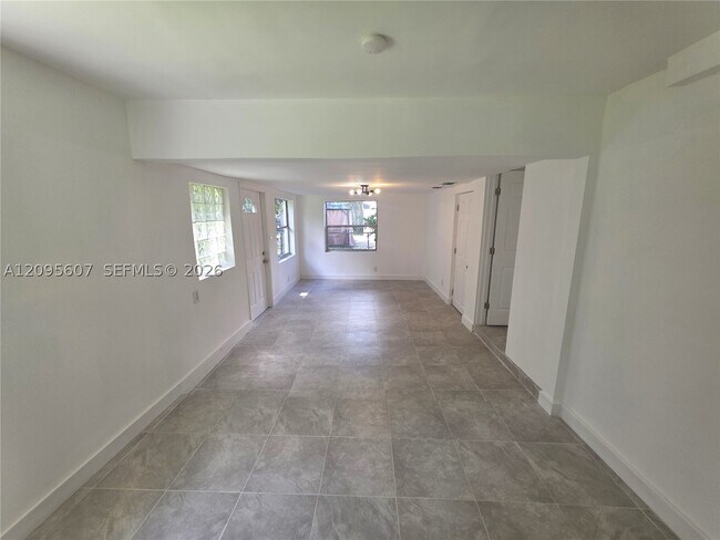 Building Photo - 760 NW 126th St
