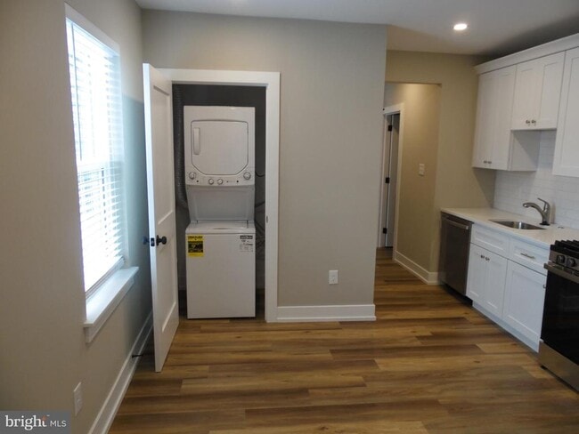 Building Photo - 155 Channing Ave