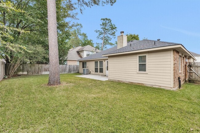 Building Photo - 12822 Lakeshore Dr