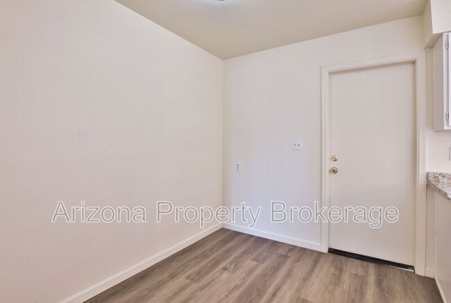 Building Photo - 3934 E Piccadilly Rd