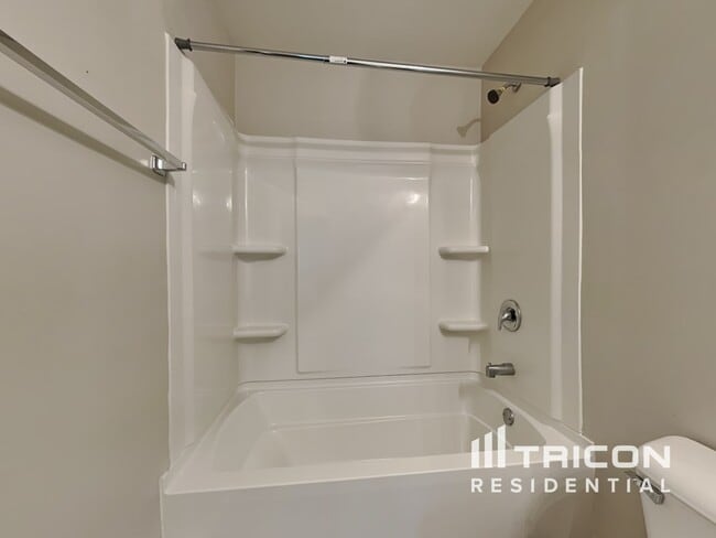 Building Photo - 2362 Clapton Ct