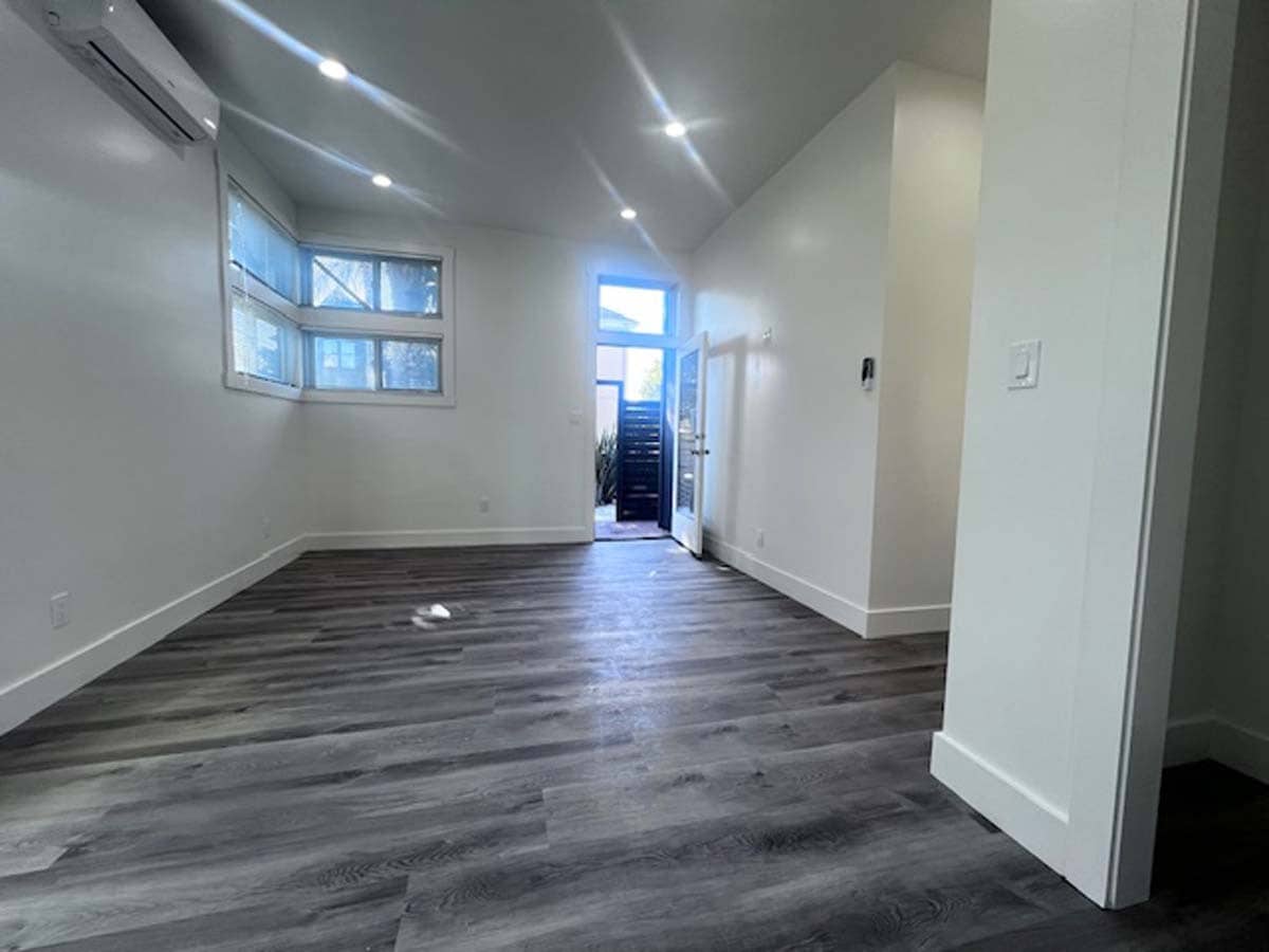 Building Photo - 720 37th St