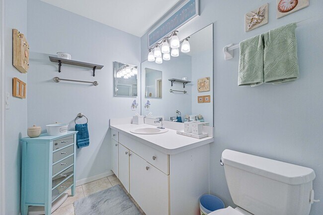 Building Photo - 20611 Country Creek Dr