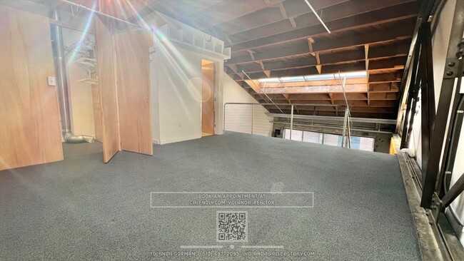 Building Photo - Lovely loft in Emeryville walking distance...