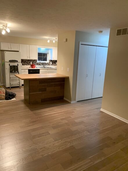 Building Photo - 1912 Remington Rd