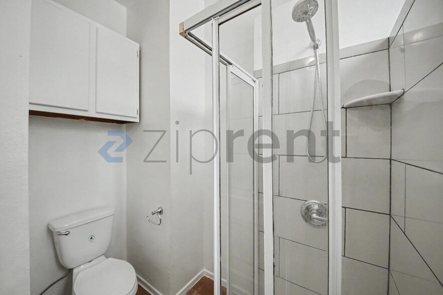 Building Photo - Unit 406