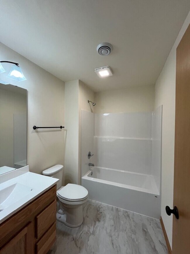 Building Photo - 312 Woodcrest Ln