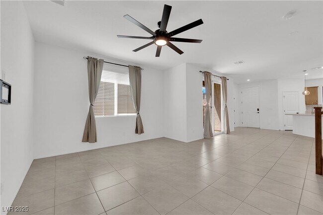 Building Photo - 8035 Skye Foxx St