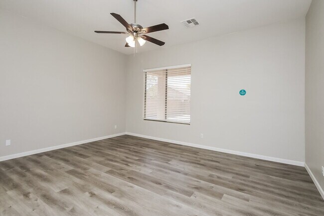 Building Photo - 11021 E Dover St