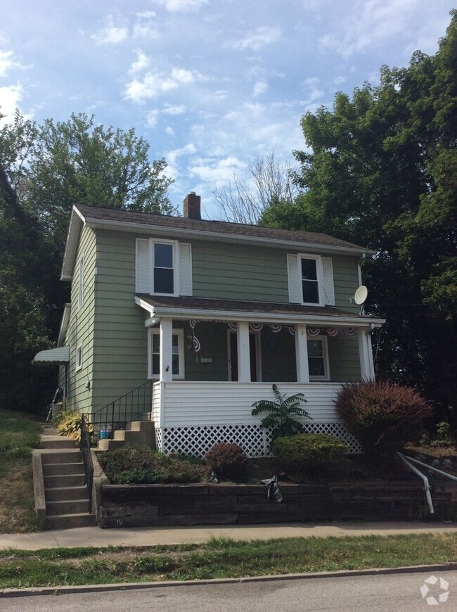 Building Photo - STRUTHERS 3 BEDROOM/1 BATH