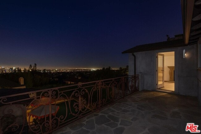 Building Photo - 1300 Summitridge Dr
