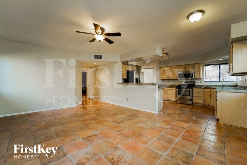 Building Photo - 6154 N Integrity Dr
