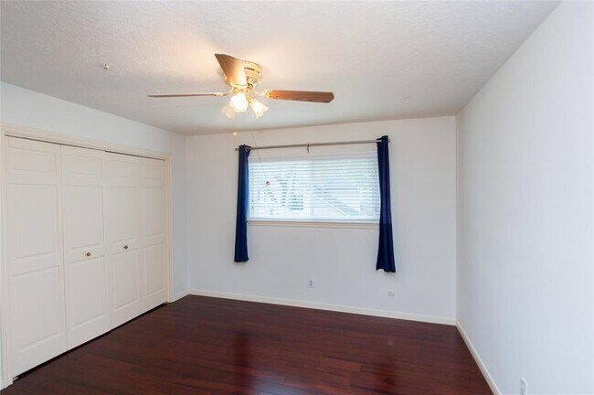 Building Photo - 738 Plainwood Dr