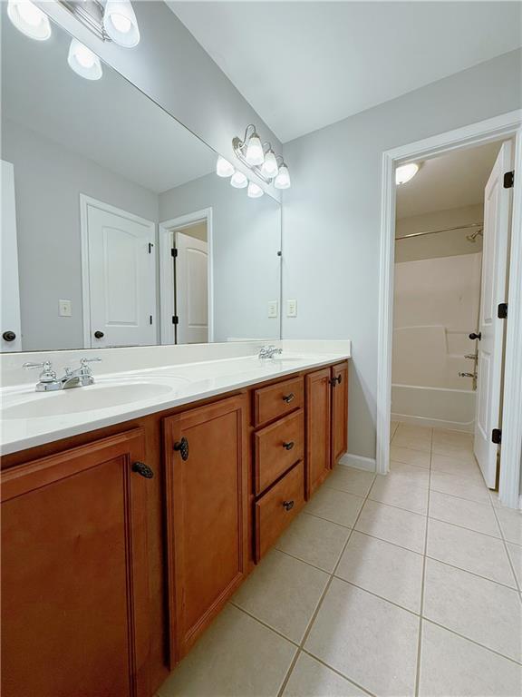 Building Photo - 636 Royal Crest Ct