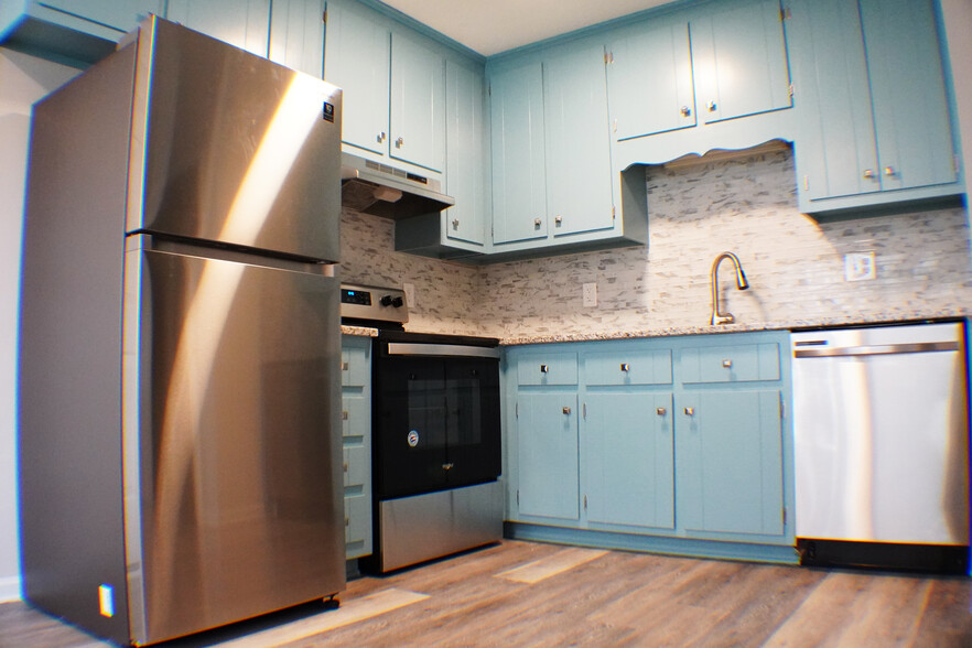 Kitchen - 231 Bridgefield Pl