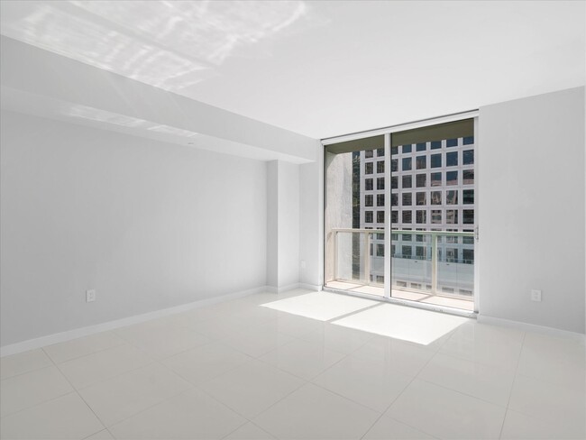 Building Photo - 500 Brickell Ave