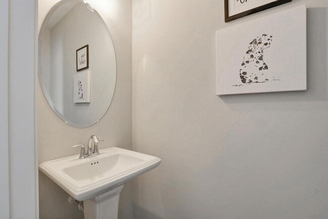 Building Photo - 226 St Catherines Ct