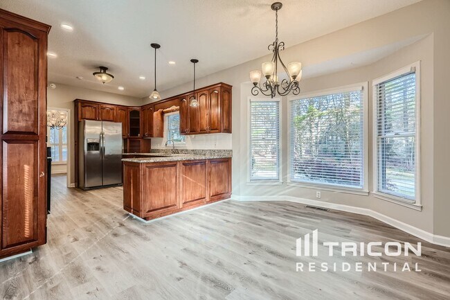 Building Photo - 110 Rockhurst Chase