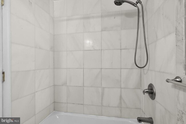 Building Photo - 1304 S Fairhill St