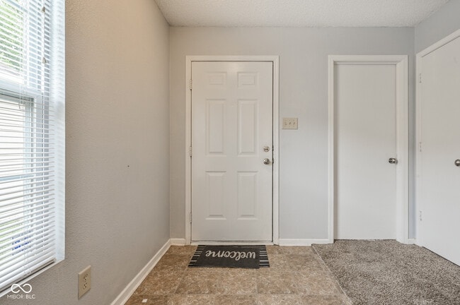 Building Photo - 1804 Feather Reed Ln