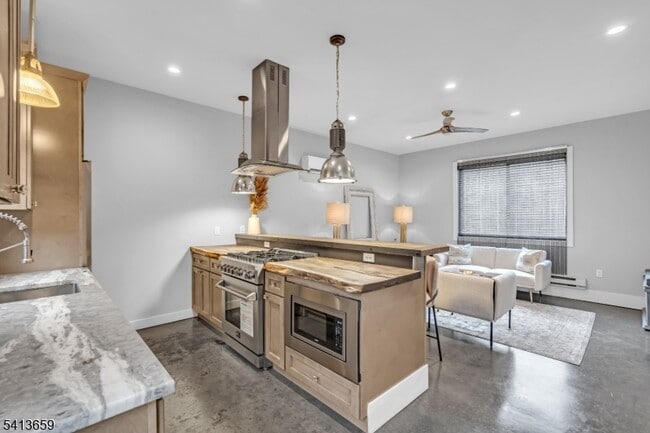 Building Photo - 10 McCready's Alley