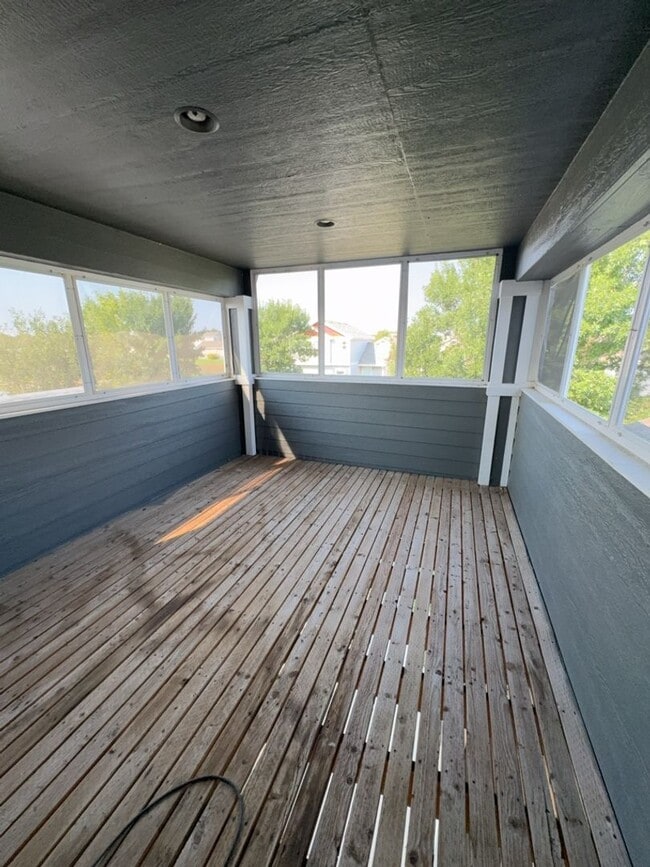 Building Photo - 4326 Mariposa Ln
