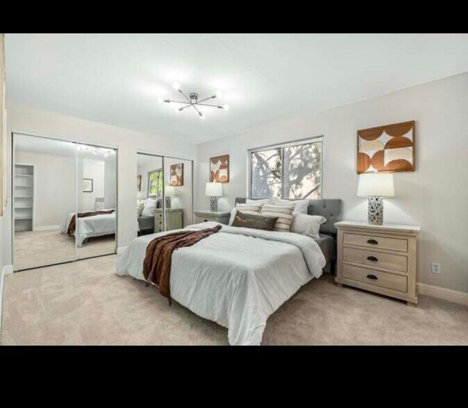 Building Photo - 310 Tradewinds Dr