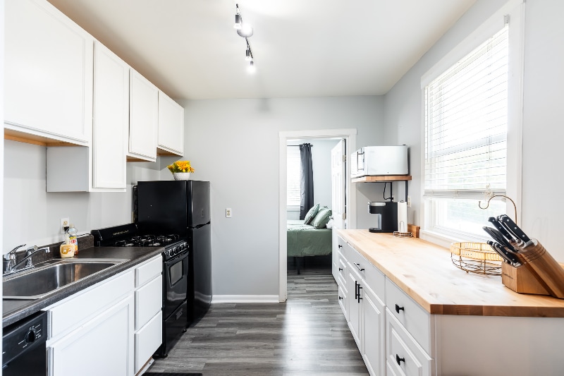 Building Photo - 455 Stanley Ave