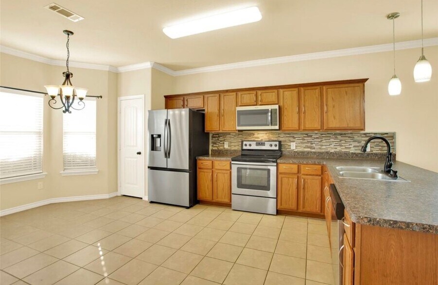 Building Photo - 4813 Pinnacle Pl