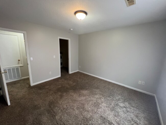 Building Photo - 317 Caswell St