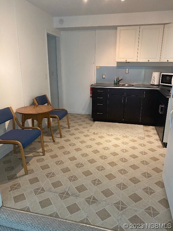 Building Photo - 832 E 21st Ave