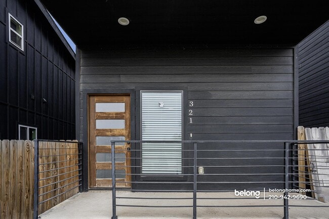 Building Photo - 321 Porter St