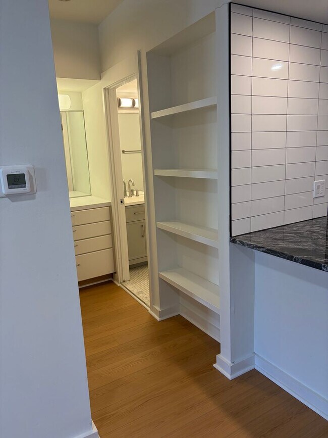 Building Photo - Welcome to Urban Elegance in the Heart of Historic Old City, Philadelphia