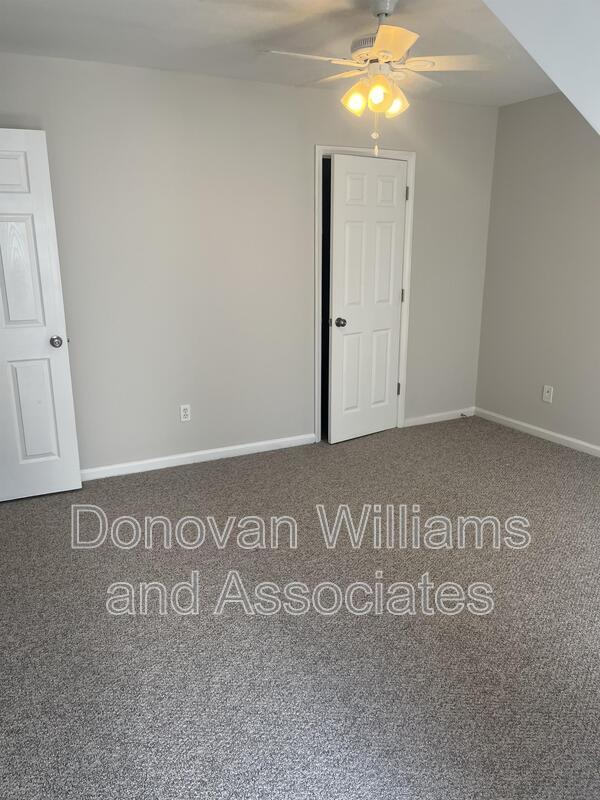 Building Photo - 135 E Wilson Ave