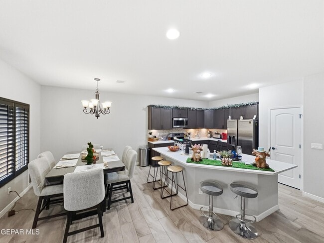 Building Photo - 12805 Kingsbury Ave