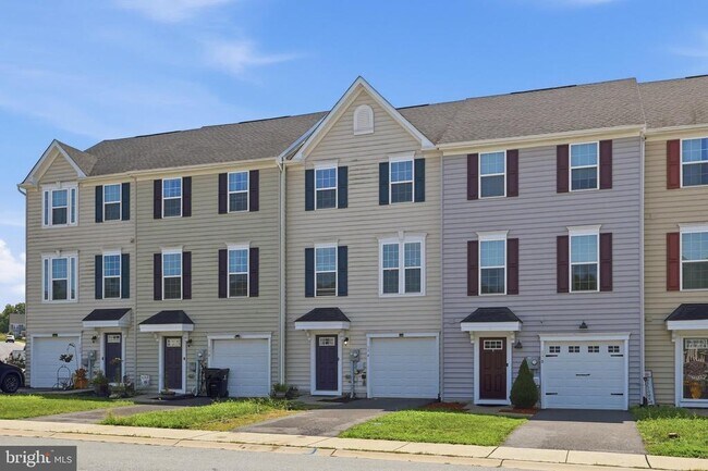 Building Photo - 174 Ontario Dr