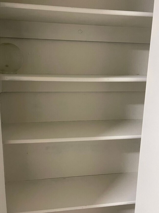 Building Photo - 2470 S. Mt. View