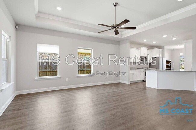 Building Photo - 5543 Overland Dr