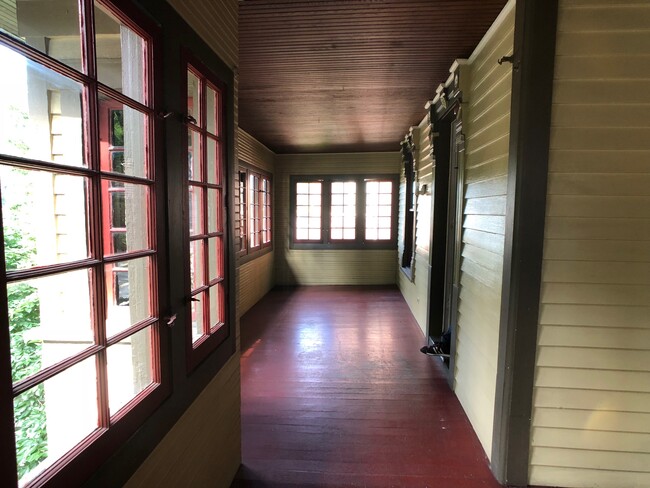 Building Photo - 1140 Ontario St