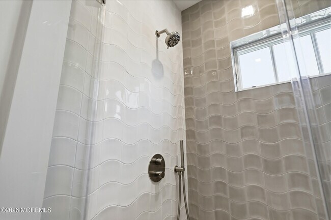 Building Photo - 84 Cooper Ave