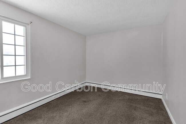 Building Photo - 303 Beattie Ave