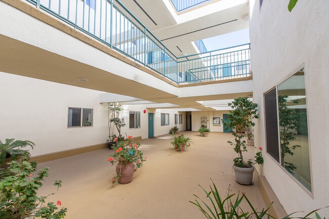 Building Photo - The Kelton Manor