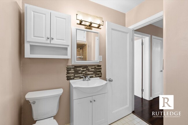 Building Photo - $500 OFF !!!   MOVE - IN SPECIAL!!!  2 Bed / 1 Bath Home with Large Deck
