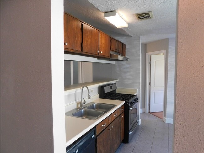 Building Photo - 3014 Windemere Dr