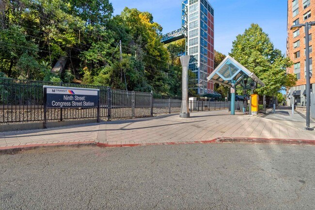 Building Photo - 644 Palisade Ave