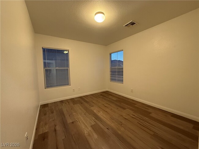 Building Photo - 661 Newquay Ct