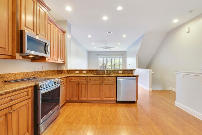 Building Photo - 4581 Artesa Way S